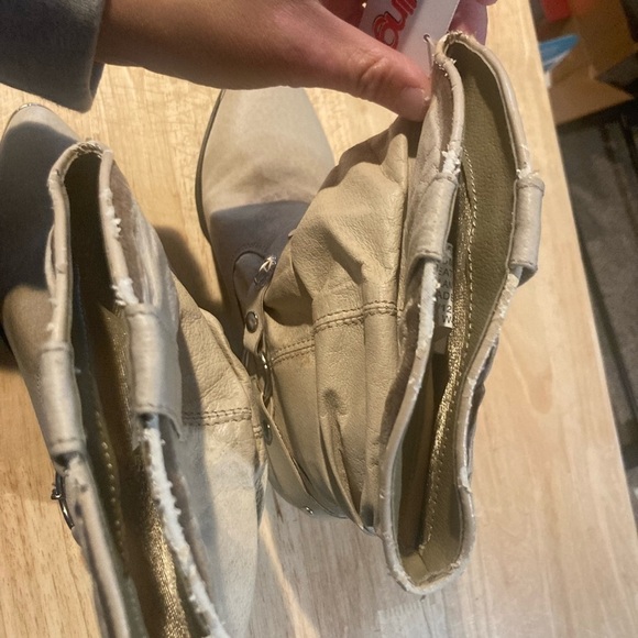 Dingo Ladies Tan pig slouch w/ harness in size 9.5 medium - Picture 11 of 15